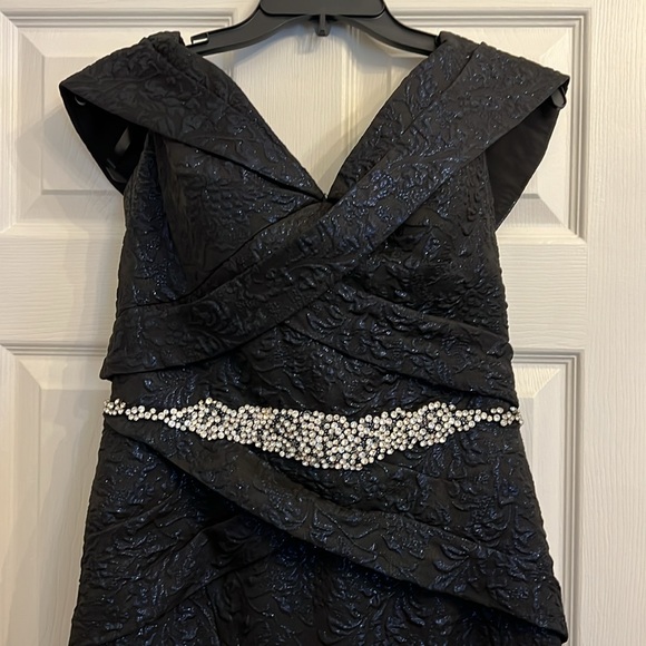 Gown - Picture 2 of 8